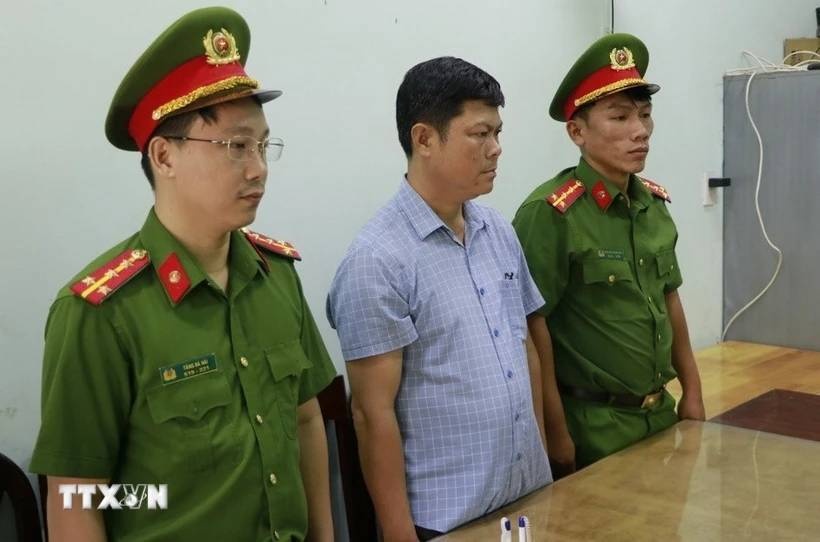 Chanh van phong,  huyen Bu Dang anh 1
