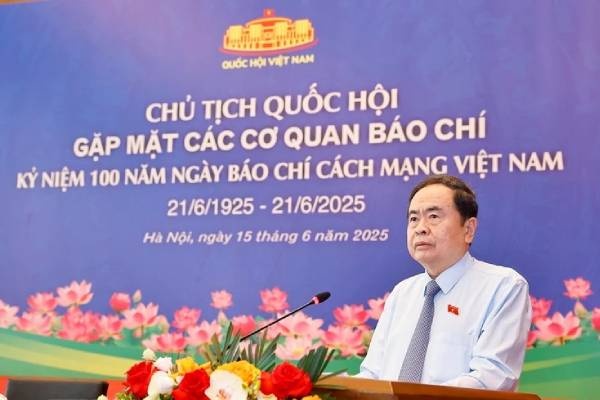 Bao chi dua hoi tho cuoc song, tam nguyen cu tri den voi nghi truong hinh anh