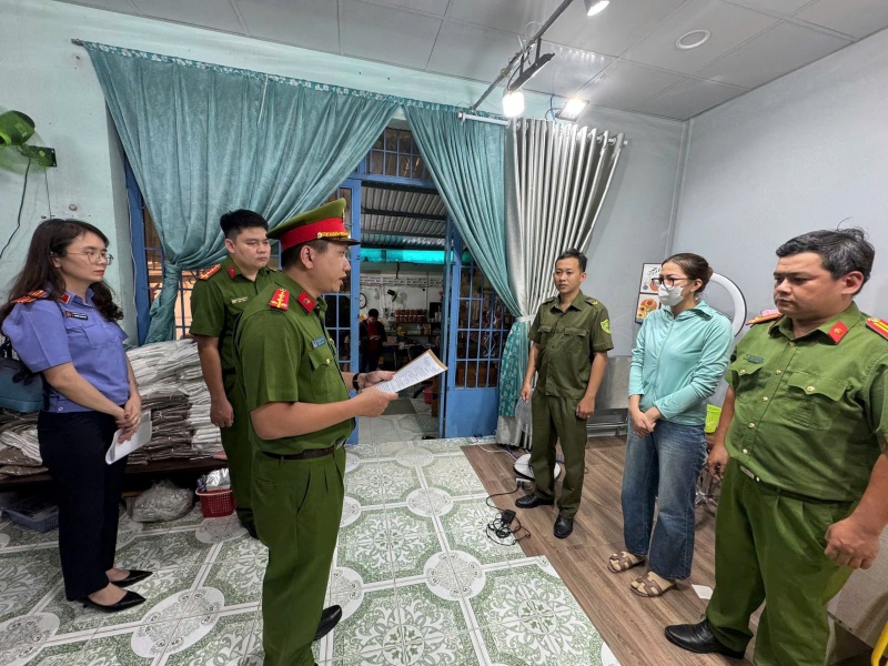 Ban hang qua mang,  Doanh thu 100 ty anh 3