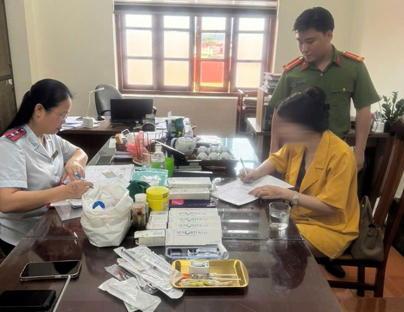 Tham my vien,  Cho khach,  Trong nha nghi anh 1