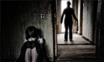 Khoi to 2 doi tuong co hanh vi dam o nguoi duoi 16 tuoi hinh anh