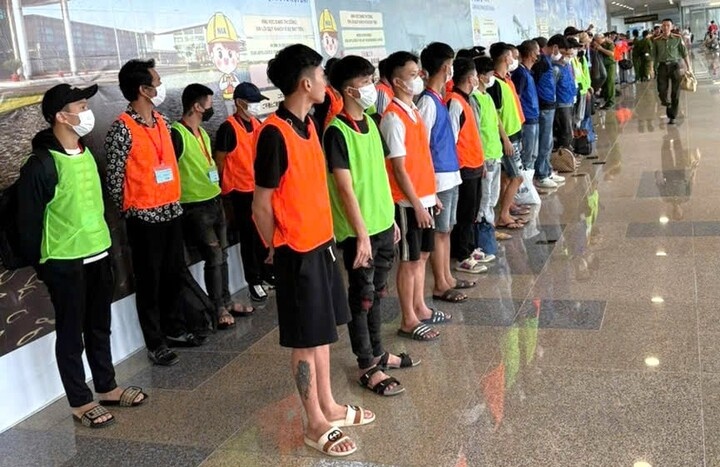 100 người lừa đảo,  Công nghệ cao ảnh 1 100 nguoi lua dao,  Cong nghe cao anh 1