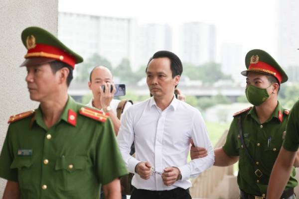 VKS de nghi giam 13-14 nam tu cho cuu Chu tich FLC Trinh Van Quyet hinh anh