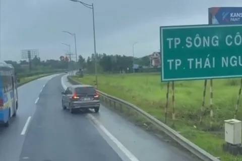 Lui xe cao toc,  Ha Noi,  Thai Nguyen anh 1