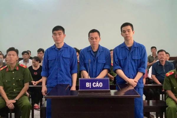 Vao bar roi phe ma tuy, 3 nam thanh nien bi tuyen phat an tu hinh anh
