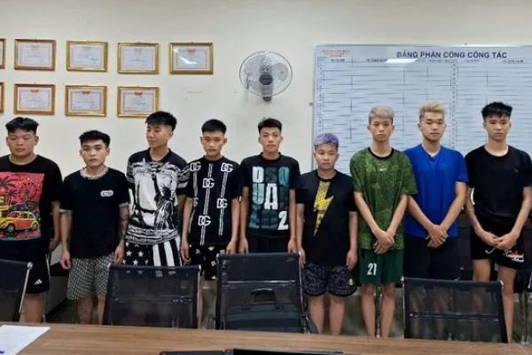 Tam giu them 10 'quai xe' trong vu nao loan tren pho o Hai Phong hinh anh