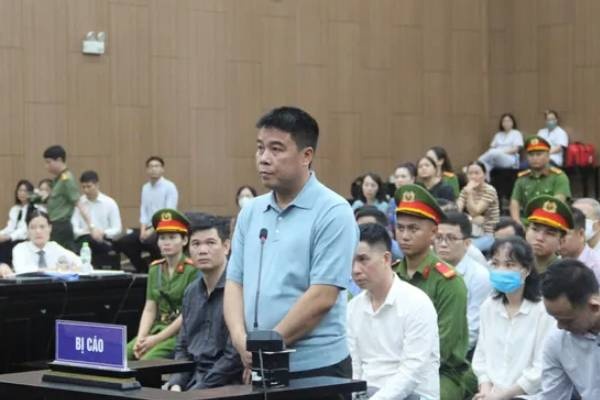 Chu tich Tap doan Phuc Son khai nhung lan hoi lo cuu quan chuc 3 tinh hinh anh