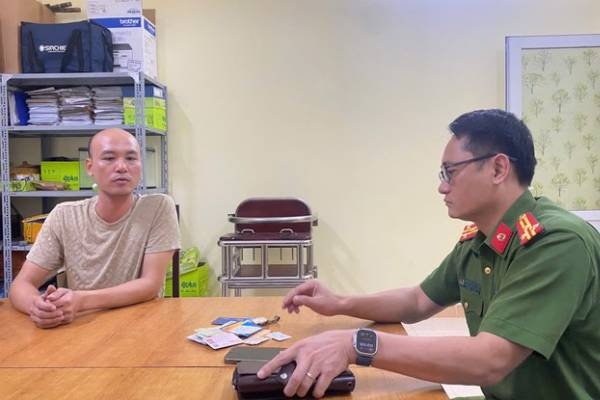 Rao ban oto 'thanh ly hai quan' gia re giat minh va duong day lua dao hinh anh