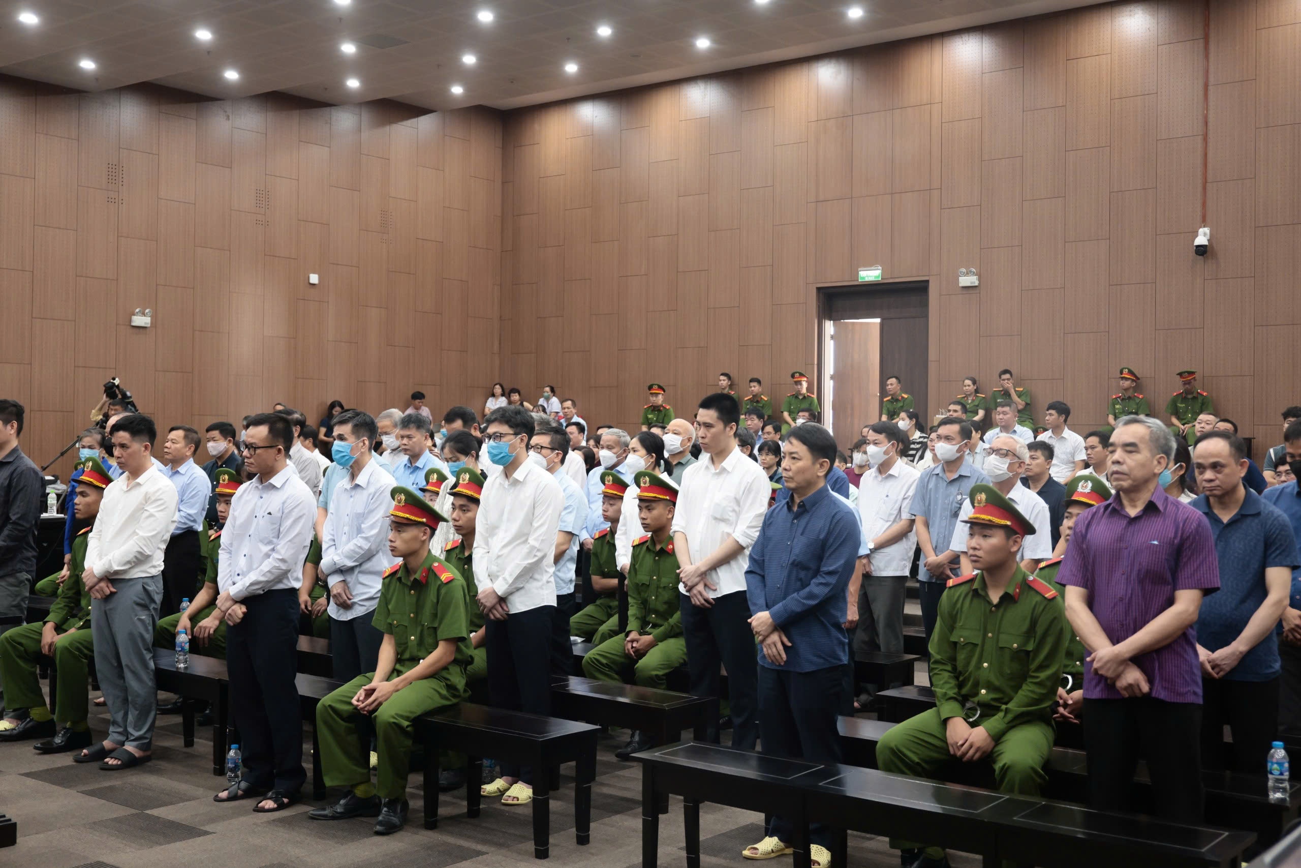 Tập đoàn Phúc Sơn,  Nguyễn Văn Hậu ảnh 4 Tap doan Phuc Son,  Nguyen Van Hau anh 4