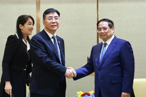 Thu tuong lam viec voi cac doanh nghiep phat trien ha tang Trung Quoc hinh anh