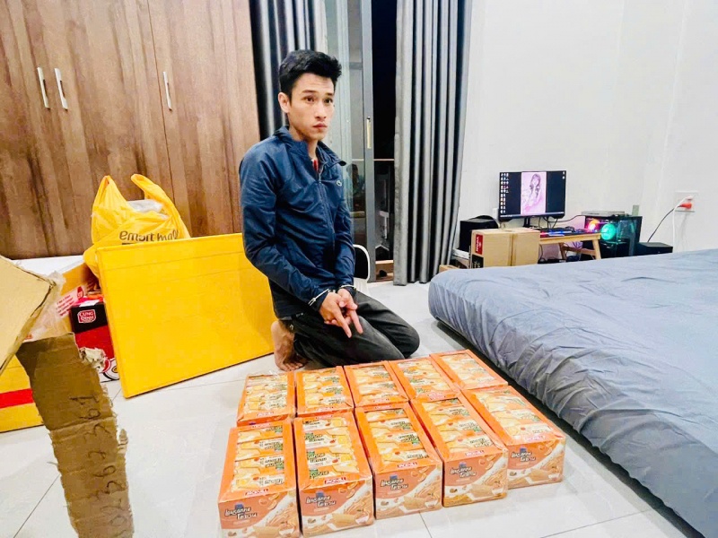 Lat tay duong day,  Buon ban ma tuy anh 3