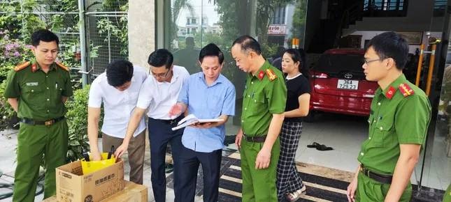 Vi ngo,  Thanh Hoa,  Kham xet anh 1