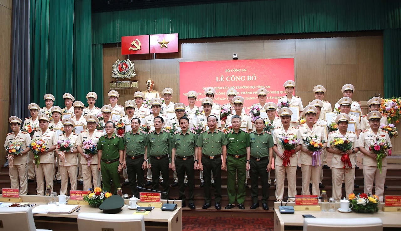 cong an toan quoc anh 5