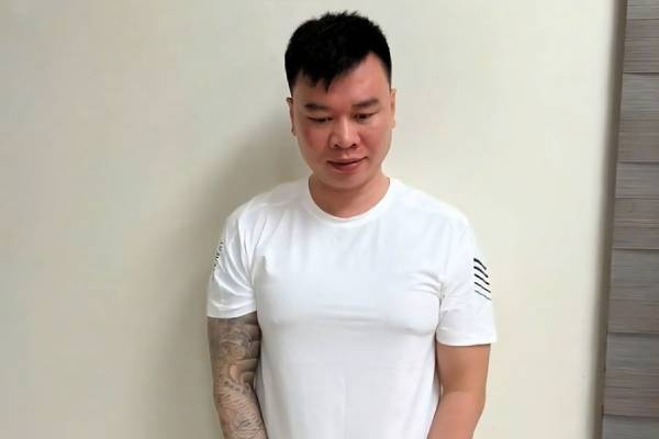 Bat giam Thu 've sy' cung dong bon buon ban hang cam o Thanh Hoa hinh anh