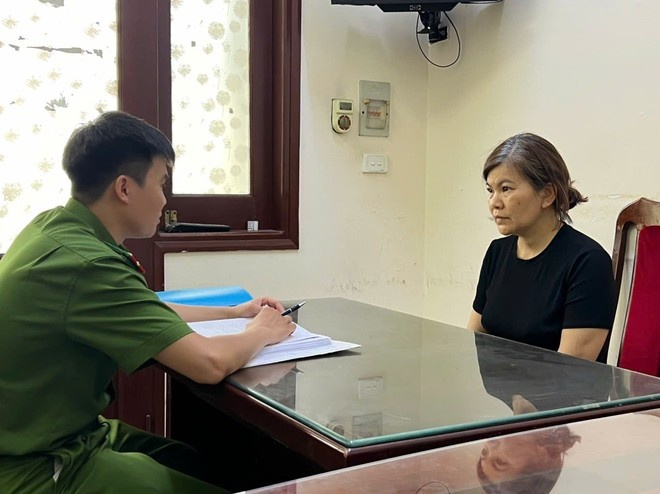 Trung tam,  Phap y tam than anh 1