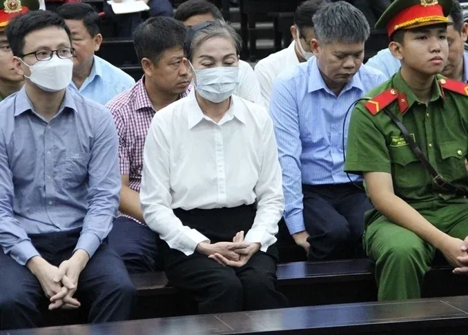 Tap doan Phuc Son,  Nguyen Van Hau anh 1