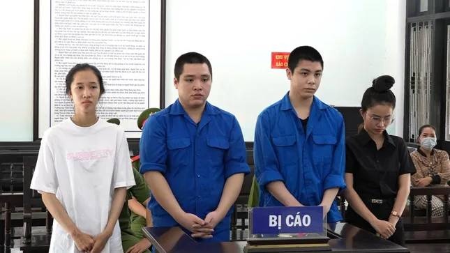 Lua dua tre em,  Sang Campuchia anh 1