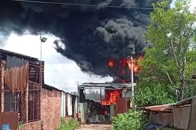Lua do ruc anh 1