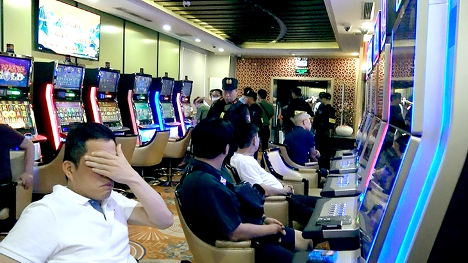 King Club,  Chu Viet Hai Dang,  Gdoc Viet Hai Dang,  Cty Viet Hai Dang,  Khach san Pullman,  Danh bac,  Cong ty HS,  Khach san Equatorial anh 1