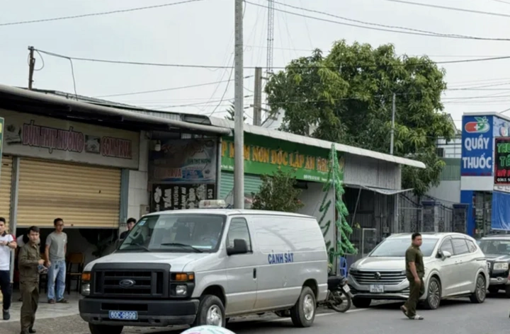 Dau doc 4 nguoi,  bang xyanua anh 2