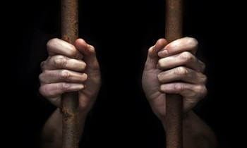 30 nu nha van bi bat vi viet truyen khieu dam o Trung Quoc hinh anh