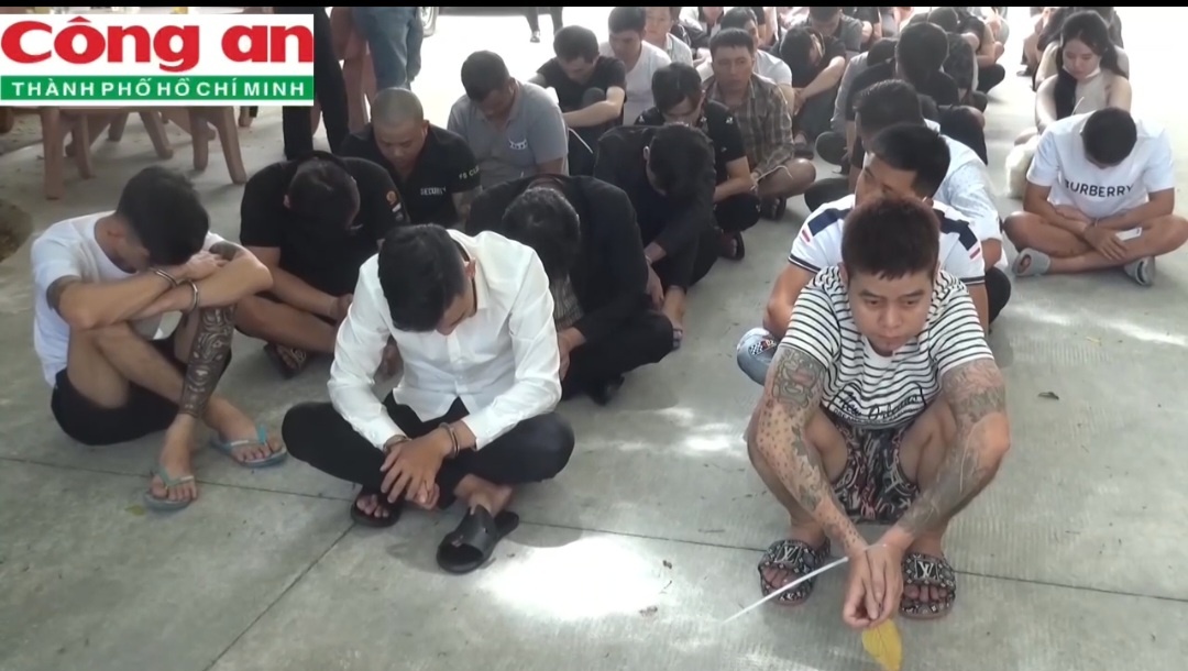 quan bar F5 Club,  quan Six T Club,  bar TGT Disco Club anh 5