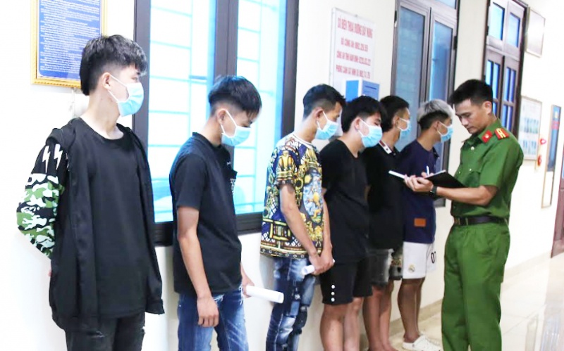 2 nhom hao han,  Gay roi,  Cuop tai san anh 1