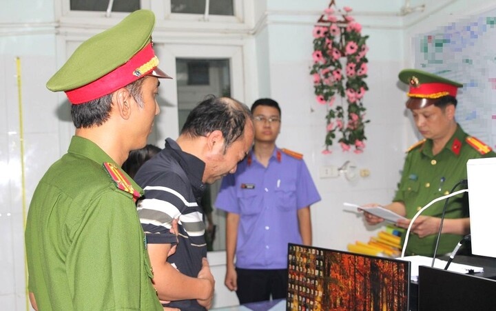 Tam giu tai xe anh 1