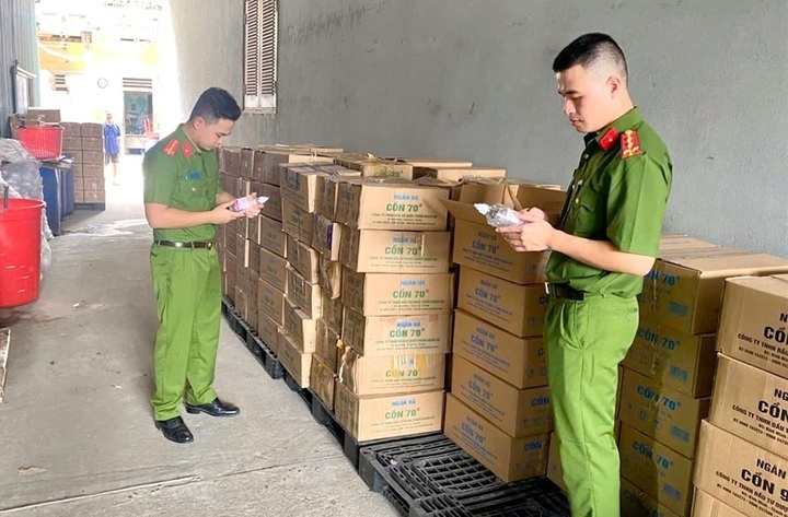 Duoc pham Ngan Ha,  Cong ty Ngan Ha,  Doanh nghiep Ngan Ha,  Giam doc Ngan Ha,  Chu tich Ngan Ha,  Ke toan Ngan Ha,  Tru so Ngan Ha,  Y te An Binh,  Cong ty An Binh,  Giam doc An Binh anh 1