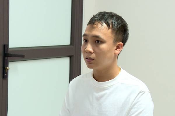 Quay roi phat tan canh au da len mang, nam thanh nien bi tam giu hinh anh