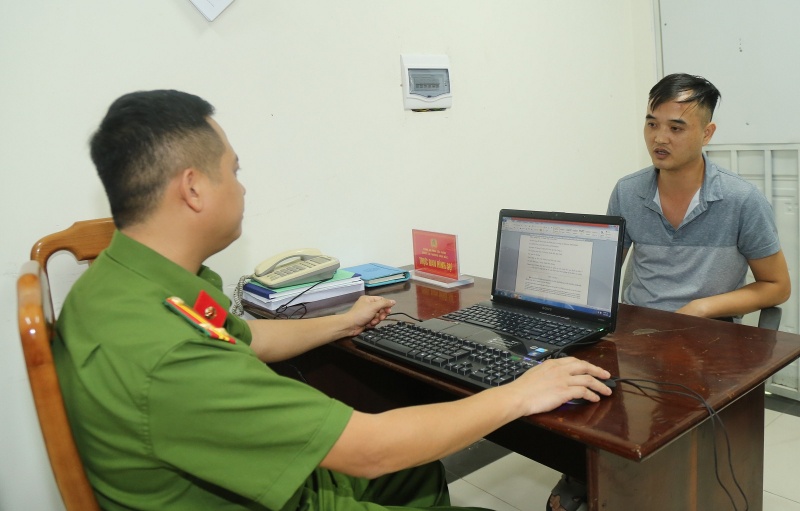 Quay roi phat tan,  canh au da,  len mang anh 2