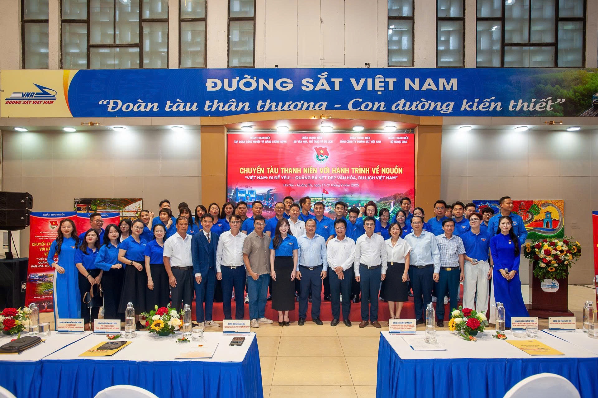Chuyen tau Thanh nien anh 3