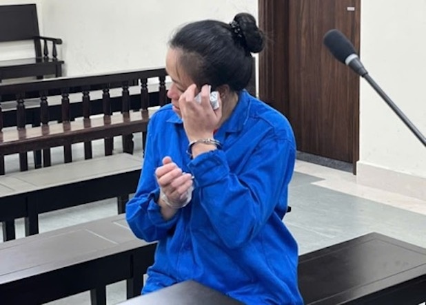 Mao nhan,  Nu si quan anh 1