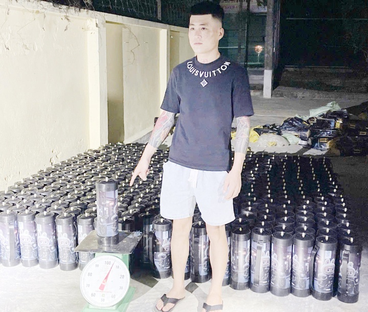 van chuyen trai phep,  384 binh khi cuoi anh 1