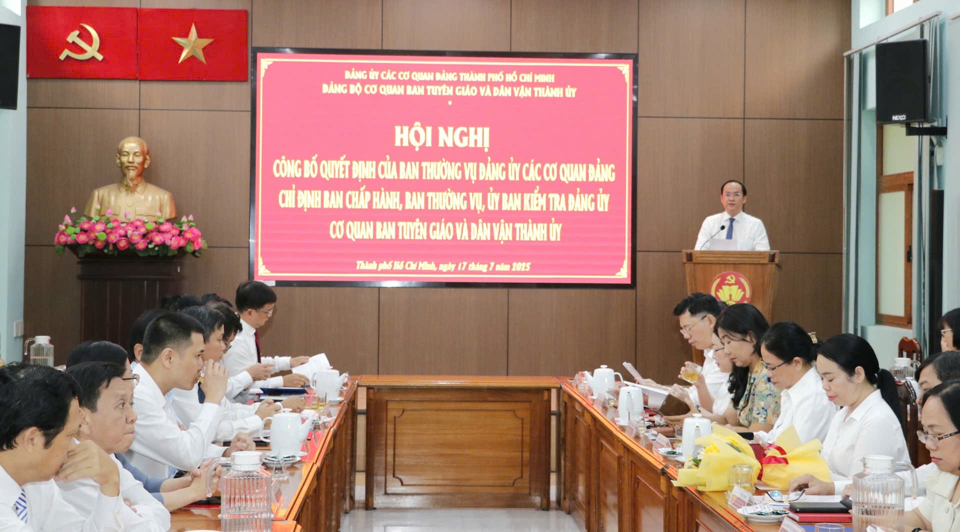 Thanh uy TP.HCM anh 3