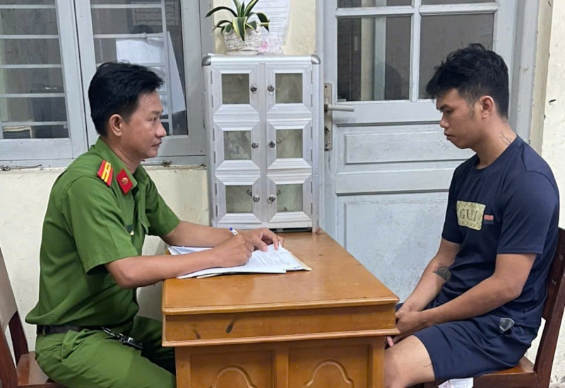 Bóp cổ phụ nữ,  Cướp tài sản ảnh 1 Bop co phu nu,  Cuop tai san anh 1