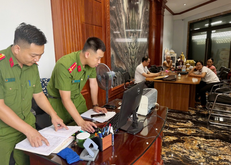 Nhat Tuan than den,  nhi Dat ma,  ba Vi ngo,   BDS Dat Y anh 2