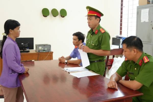 Nguoi phu nu len mo ket sat trom 400 trieu dong cua nguoi quen hinh anh