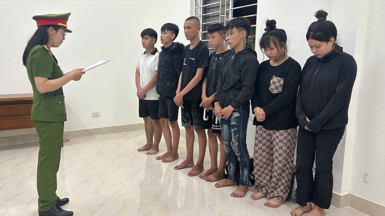 Truy duoi nhau,  Tren duong pho,  Da Nang anh 1