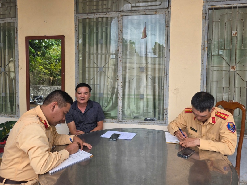 Xu phat tai xe,  Xe bien xanh anh 2