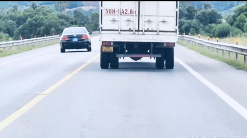 Xu phat tai xe,  Xe bien xanh anh 1