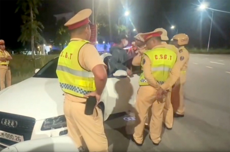 Tai xe Audi,  duong tinh ma tuy anh 1