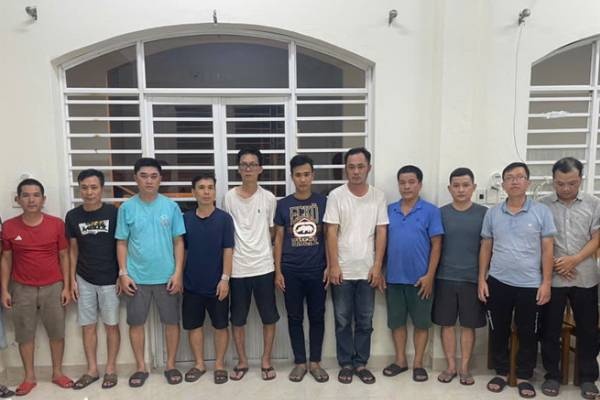 Hon 100.000 luot tham gia, 49 nguoi bi bat vu ca do bong da online hinh anh