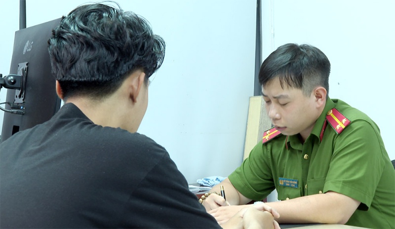 Cong an Hoa Hung,  Dien Hong,  Call,  Cong an Dien Hong,  Rua tien anh 1