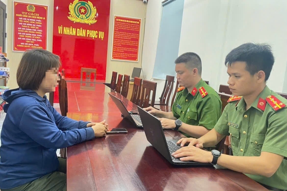 H.O,  P.H.S,  Cong an Tuong Duong,  Cong an My Ly,  Dem 27/7 anh 1