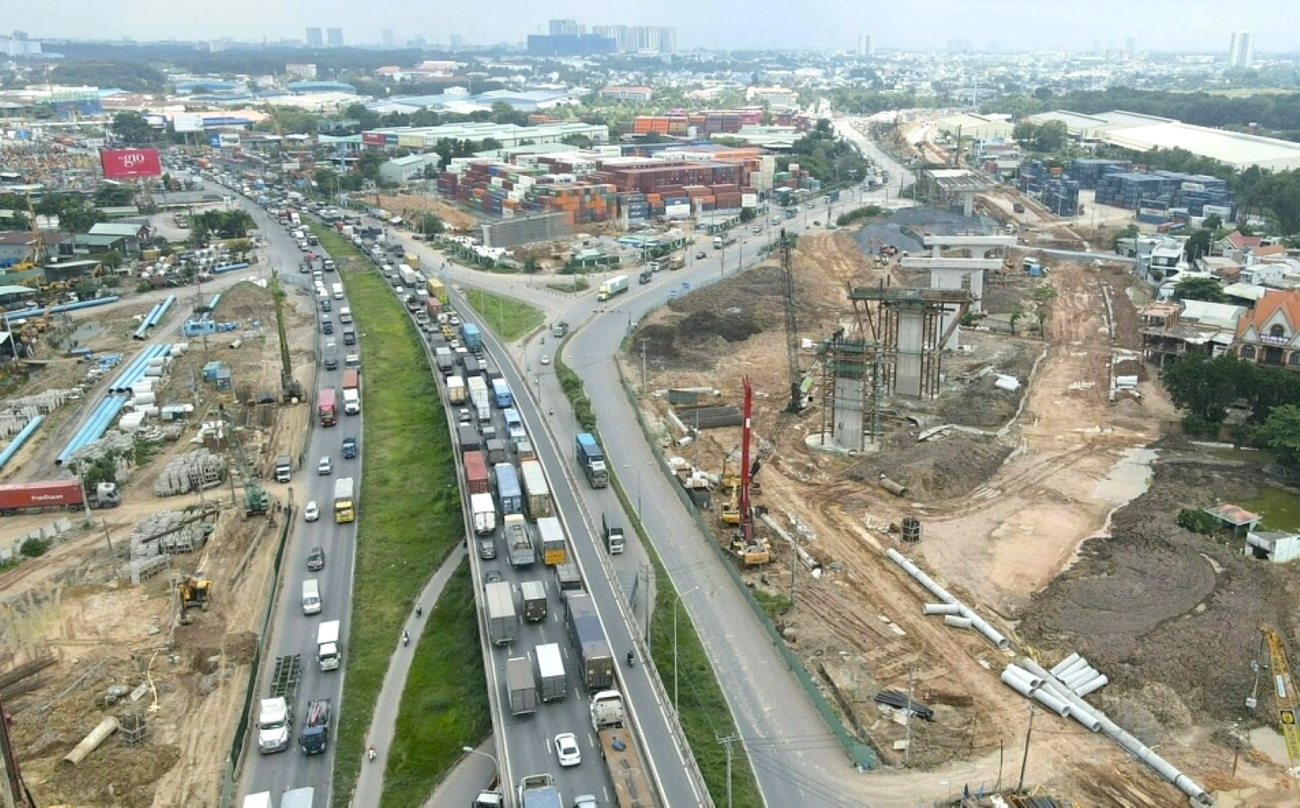 Nut giao Tan Van TP.HCM anh 16