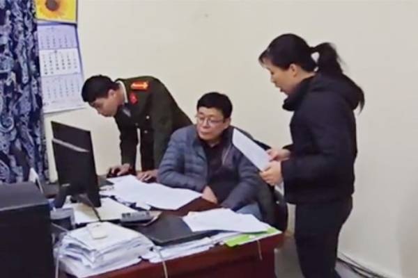 Tron thue hon 3,2 ty dong, mot nguoi nuoc ngoai bi khoi to hinh anh