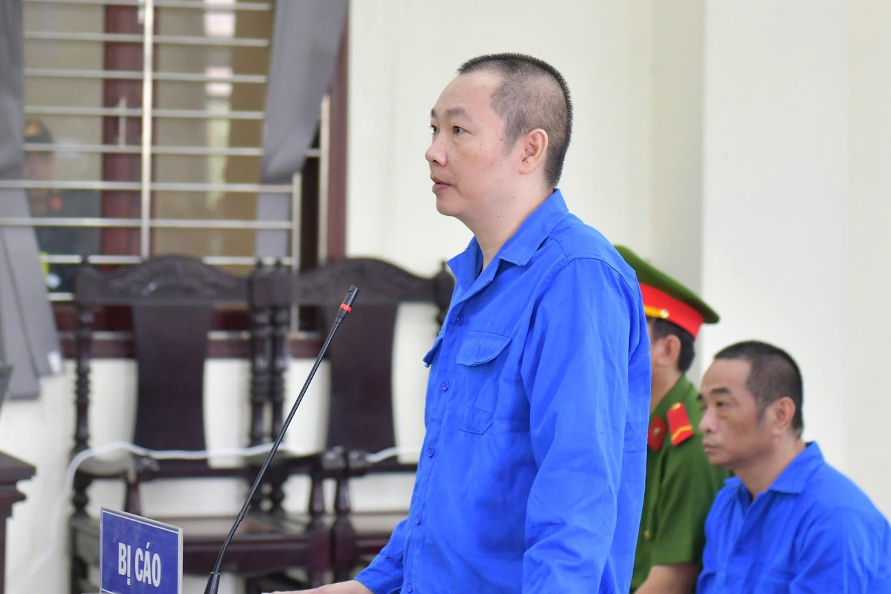 Nguyen Phu Thuan,  Truong Quoc Thai,  Nguyen Thi Cam Hong,  My Hanh,  Nguyen Thi Kim Phuong anh 3