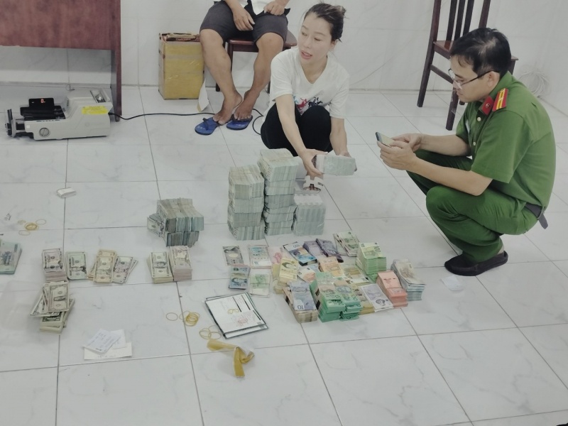 Okoye Christinan Ikechukwy,  Eneh Davidson Caleb,  Mai Vũ Minh,  Yến Sào Kingfood,  Quốc tịch Nigeria ảnh 5 Okoye Christinan Ikechukwy,  Eneh Davidson Caleb,  Mai Vu Minh,  Yen Sao Kingfood,  Quoc tich Nigeria anh 5