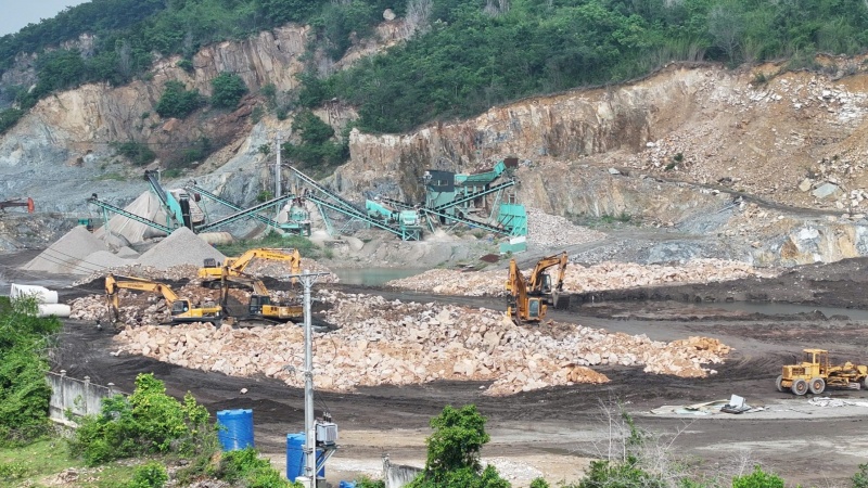 nhà xưởng Shinhan,  Shinhan Việt Nam,  Cty Shinhan Việt Nam,  Gđốc Shinhan Việt Nam,  khoáng sản Giao Sơn,  công ty Giao Sơn,  Doanh nghiệp Giao Sơn,  Giám đốc Giao Sơn ảnh 2 nha xuong Shinhan,  Shinhan Viet Nam,  Cty Shinhan Viet Nam,  Gdoc Shinhan Viet Nam,  khoang san Giao Son,  cong ty Giao Son,  Doanh nghiep Giao Son,  Giam doc Giao Son anh 2